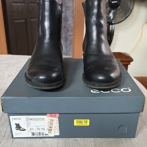 Ecco Black Leather Chelsea Boots